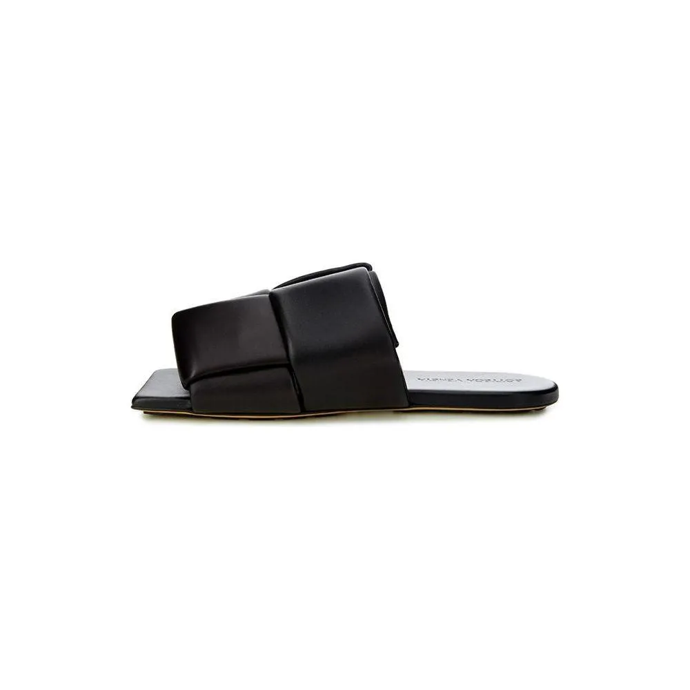 Bottega Veneta Elegant Black Leather Sandals