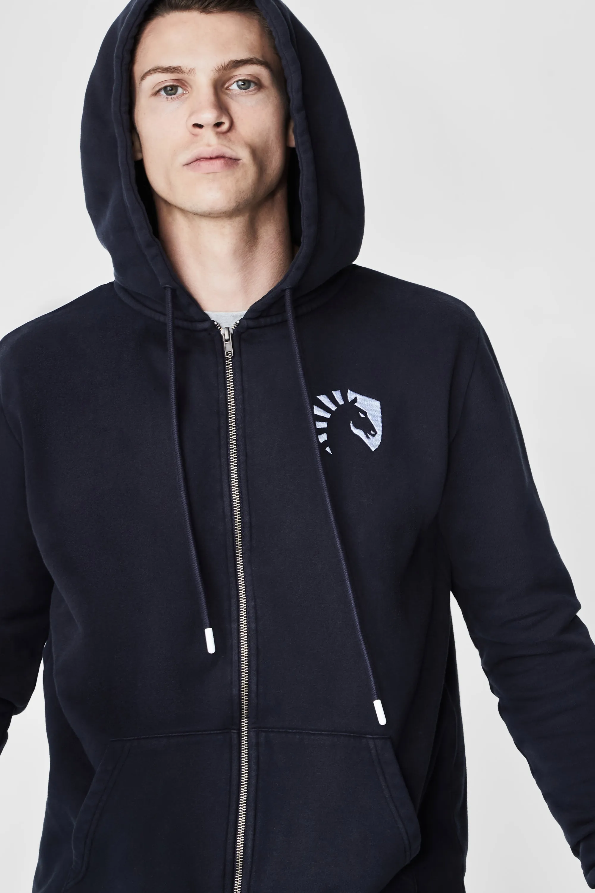 CREST ZIP UP HOODIE